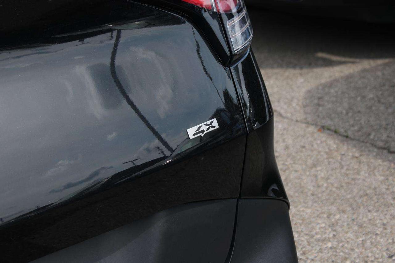 2024 Kia Sportage EX  Gps Moonroof ReverseCamera HtdSeats DriveModes Photo