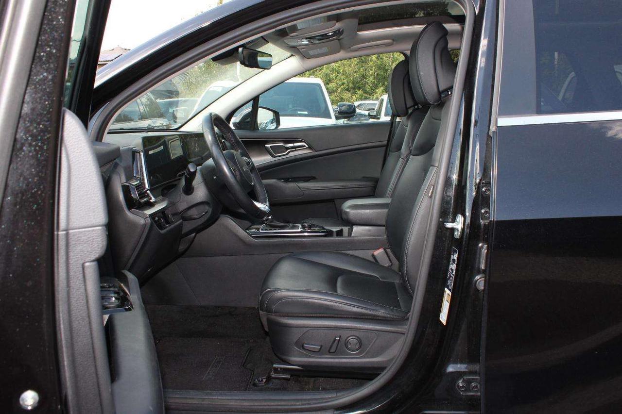 2024 Kia Sportage EX  Gps Moonroof ReverseCamera HtdSeats DriveModes Photo