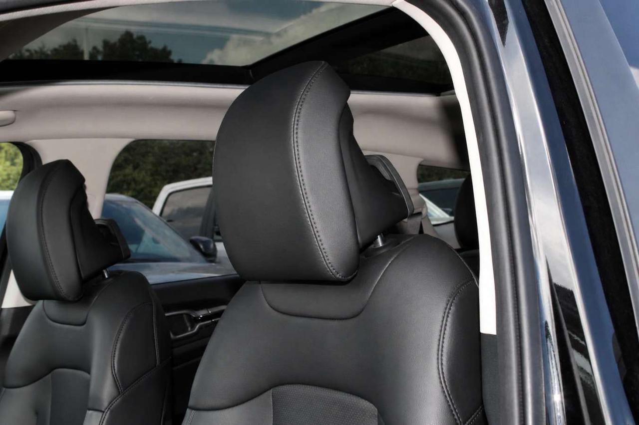 2024 Kia Sportage EX  Gps Moonroof ReverseCamera HtdSeats DriveModes Photo