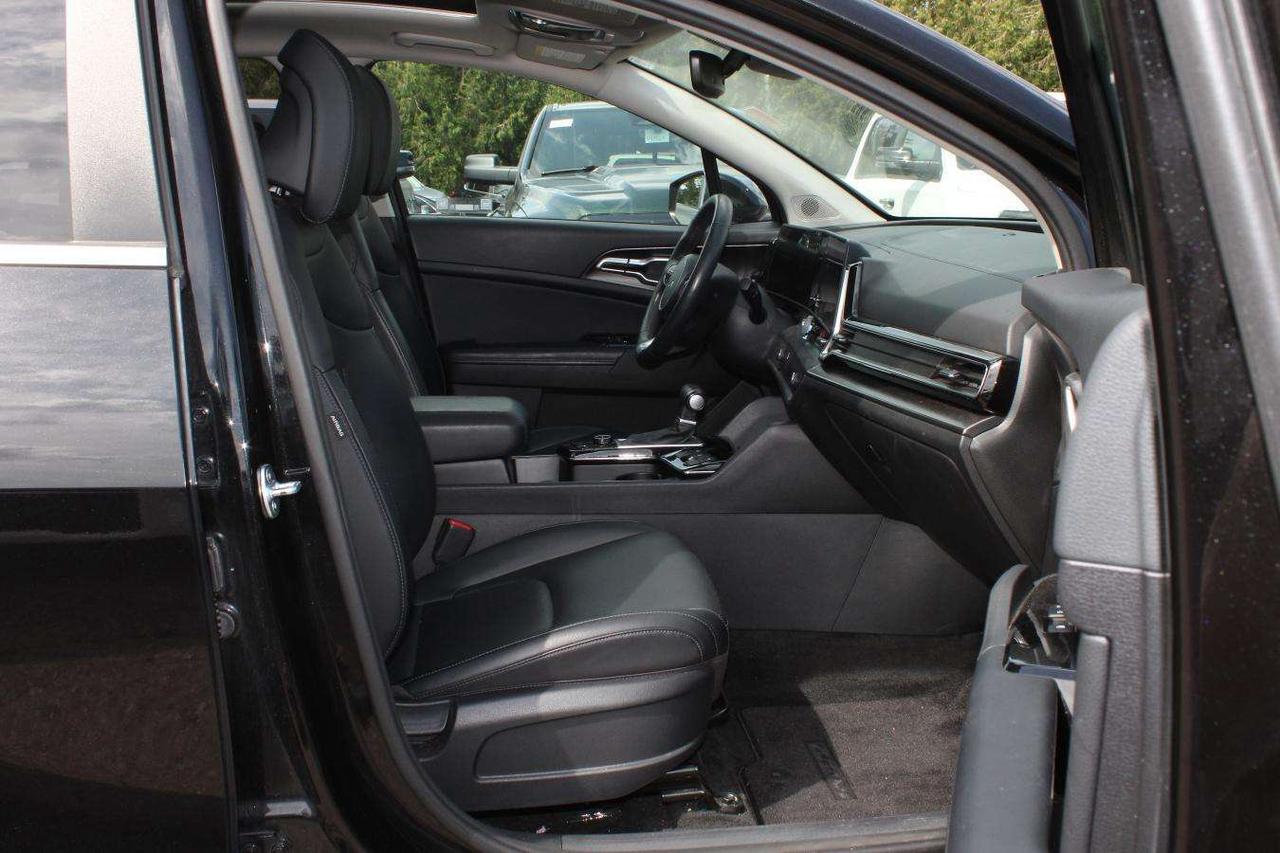 2024 Kia Sportage EX  Gps Moonroof ReverseCamera HtdSeats DriveModes Photo