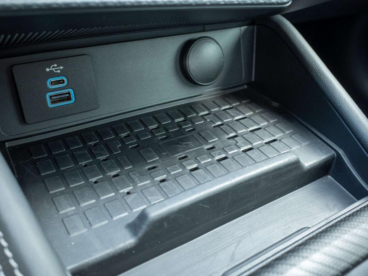 2024 Ford Mustang GT Premium - Rain Sensing Wipers    Cooled Front Seats Photo