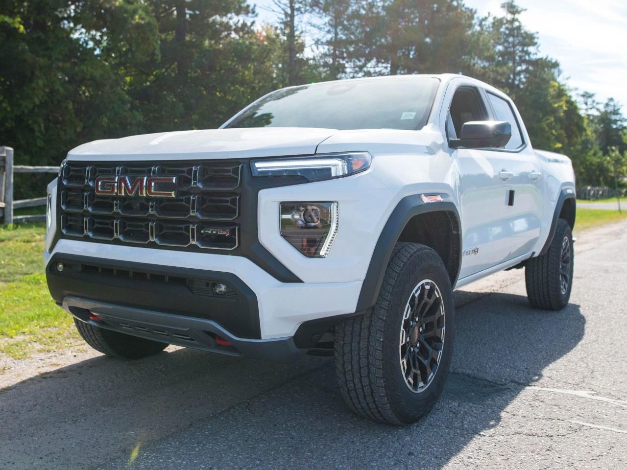 2026 GMC Canyon Crew Cab Short Box 4-Wheel Drive AT4 Photo0