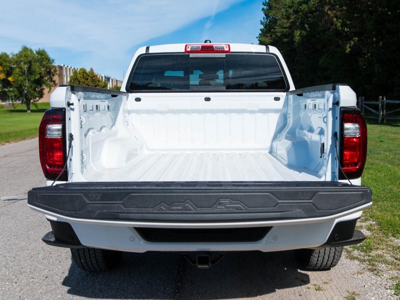 2026 GMC Canyon Crew Cab Short Box 4-Wheel Drive AT4 Photo