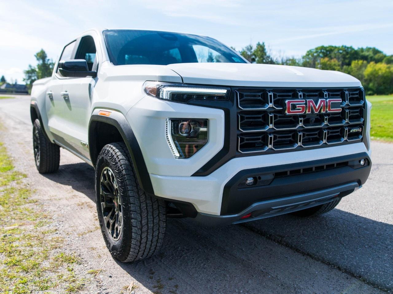 2026 GMC Canyon Crew Cab Short Box 4-Wheel Drive AT4 Photo