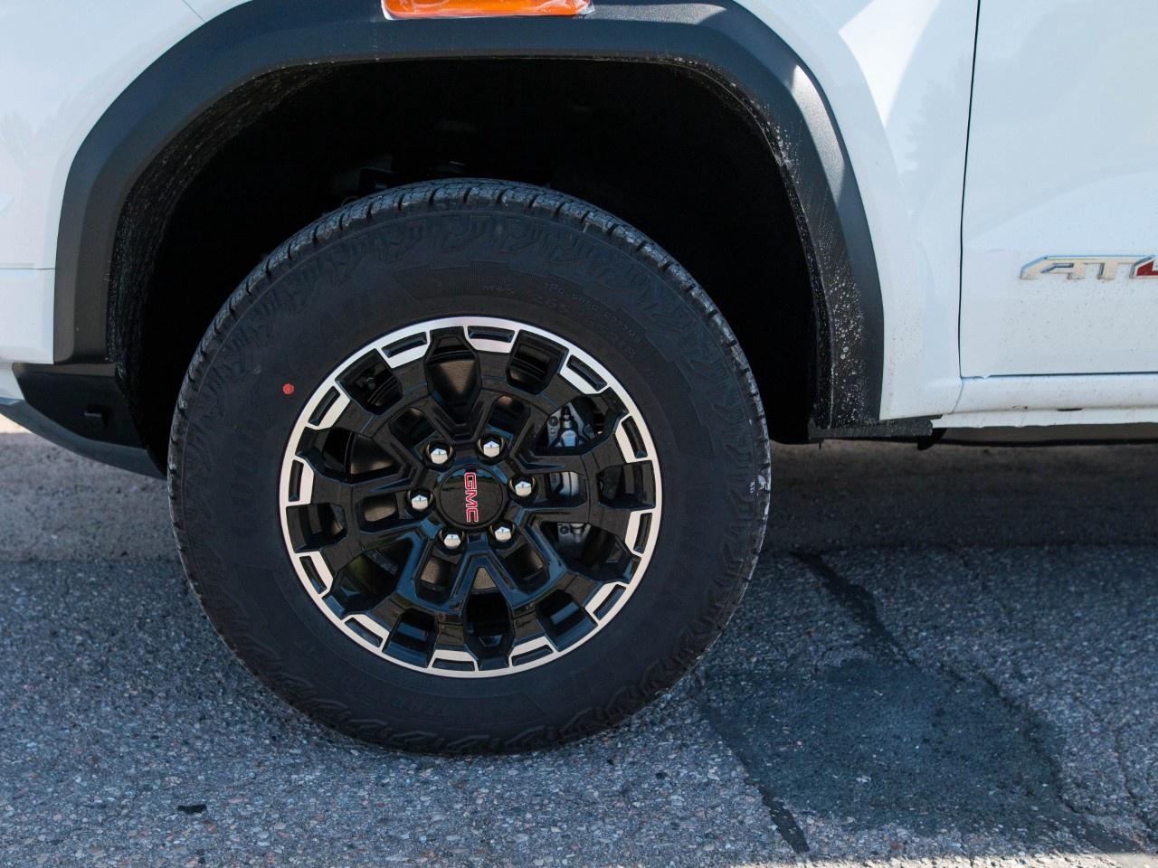2026 GMC Canyon Crew Cab Short Box 4-Wheel Drive AT4 Photo