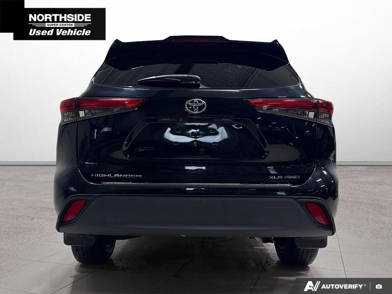 2021 Toyota Highlander XLE AWD Photo