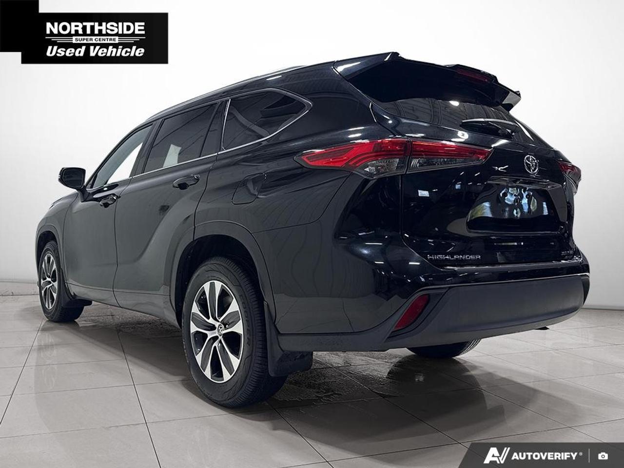 2021 Toyota Highlander XLE AWD Photo