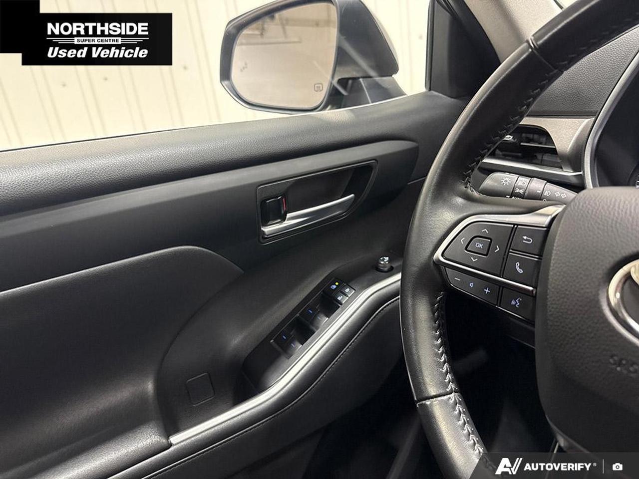 2021 Toyota Highlander XLE AWD Photo