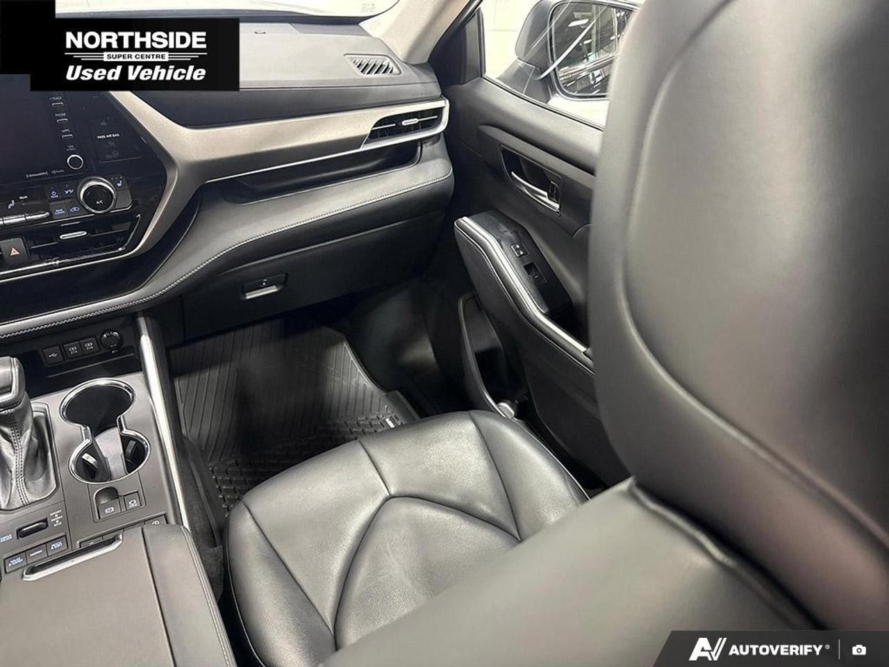 2021 Toyota Highlander XLE AWD Photo