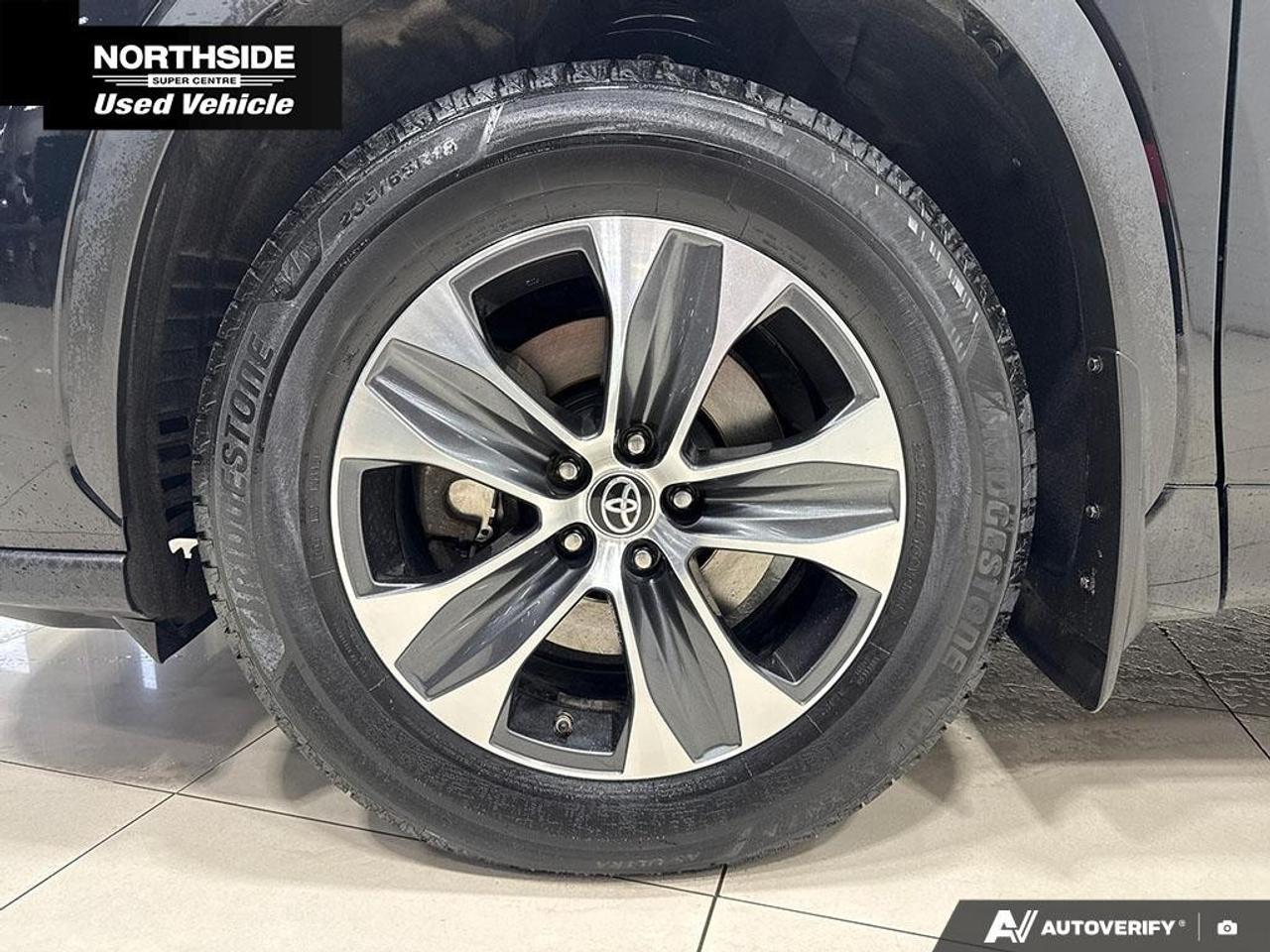2021 Toyota Highlander XLE AWD Photo
