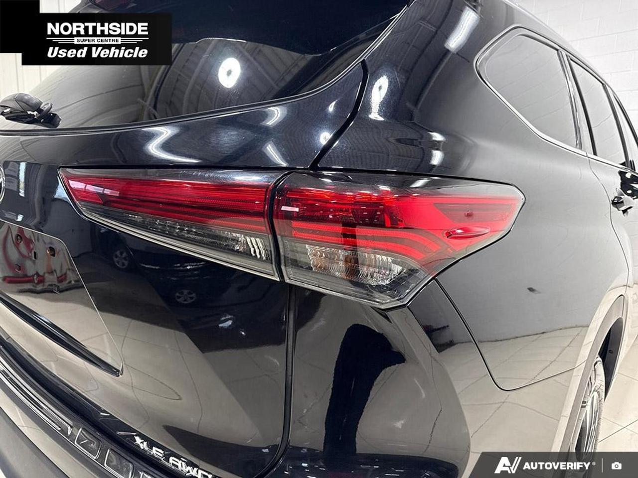 2021 Toyota Highlander XLE AWD Photo