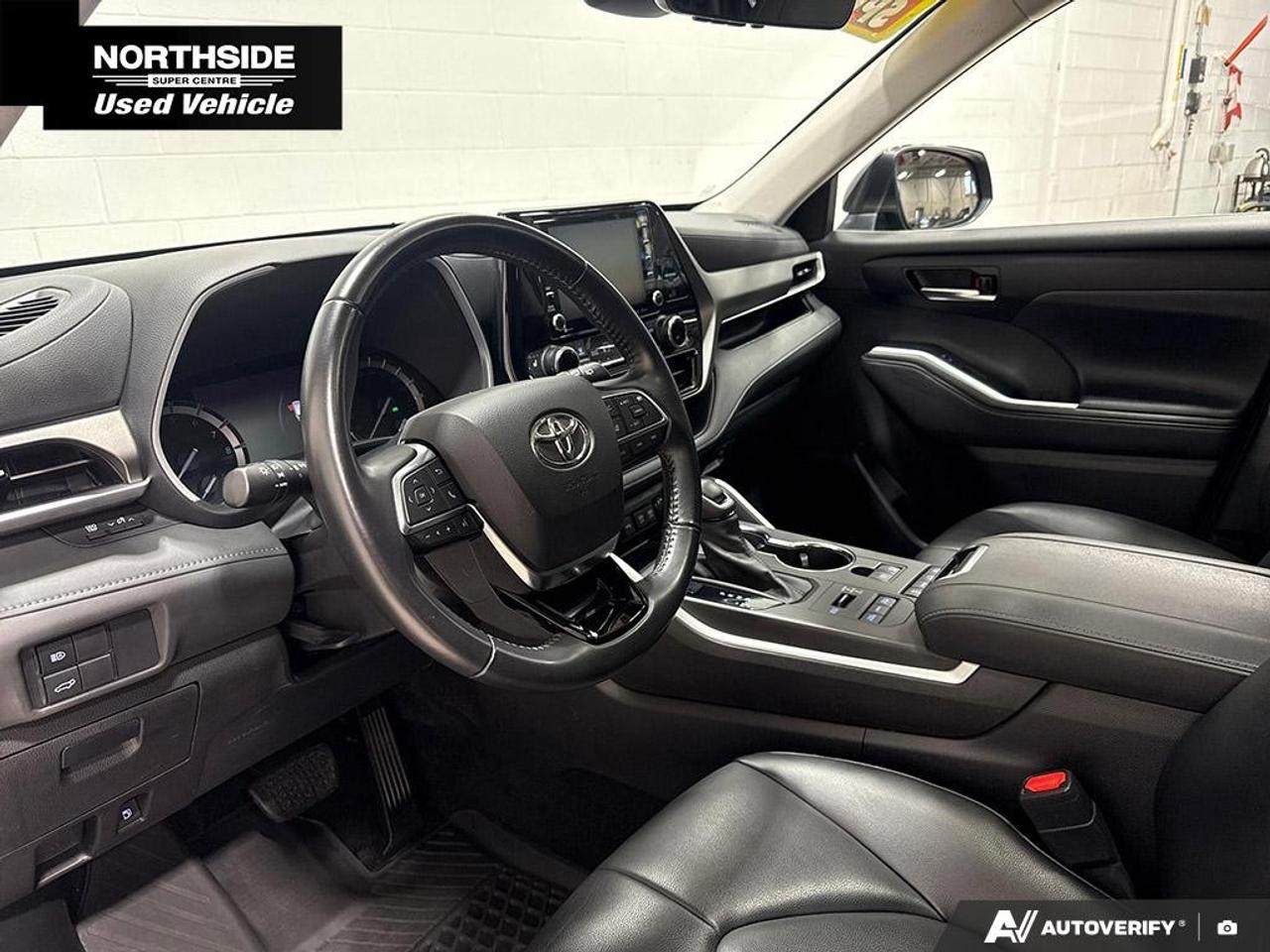 2021 Toyota Highlander XLE AWD Photo