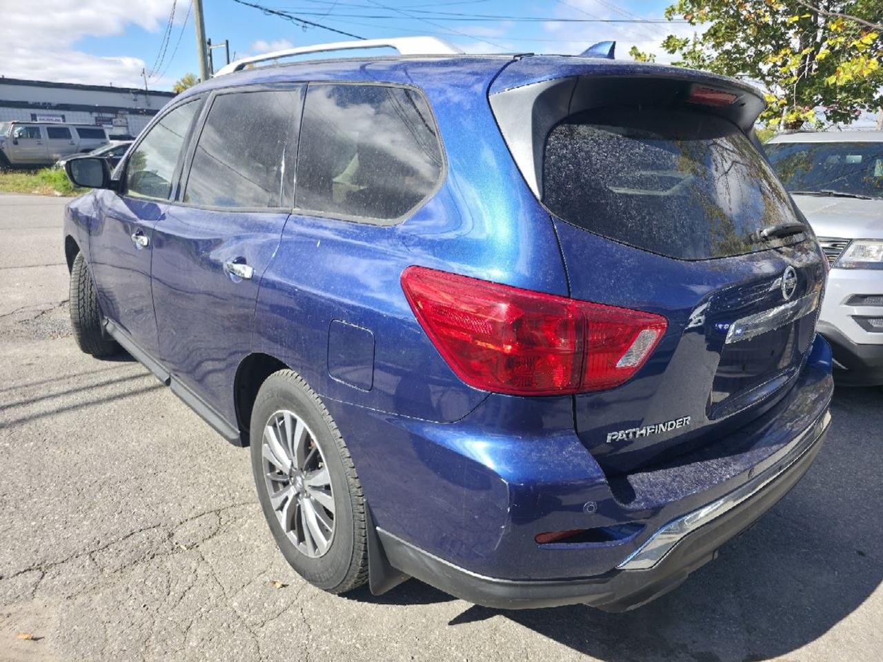 2019 Nissan Pathfinder SL Photo