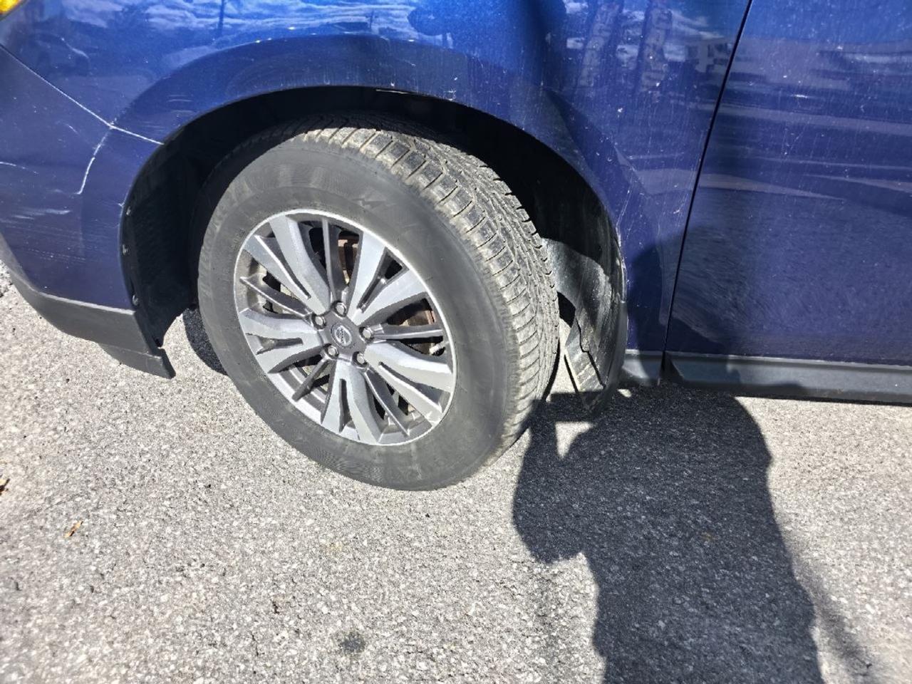 2019 Nissan Pathfinder SL Photo