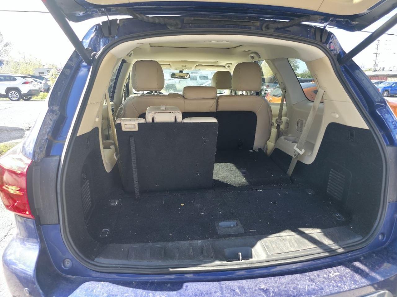 2019 Nissan Pathfinder SL Photo