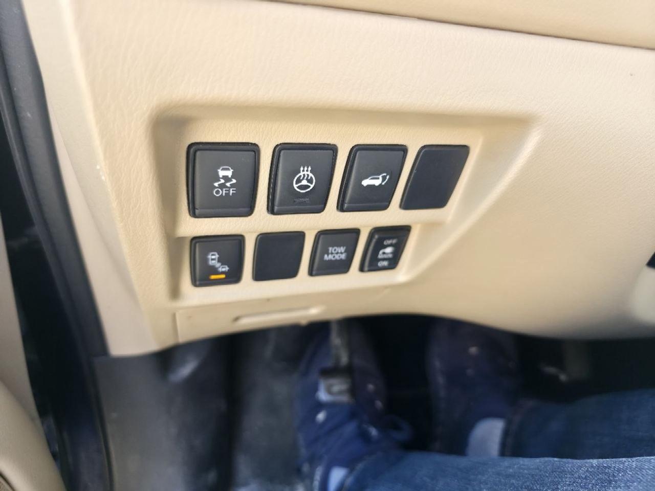 2019 Nissan Pathfinder SL Photo