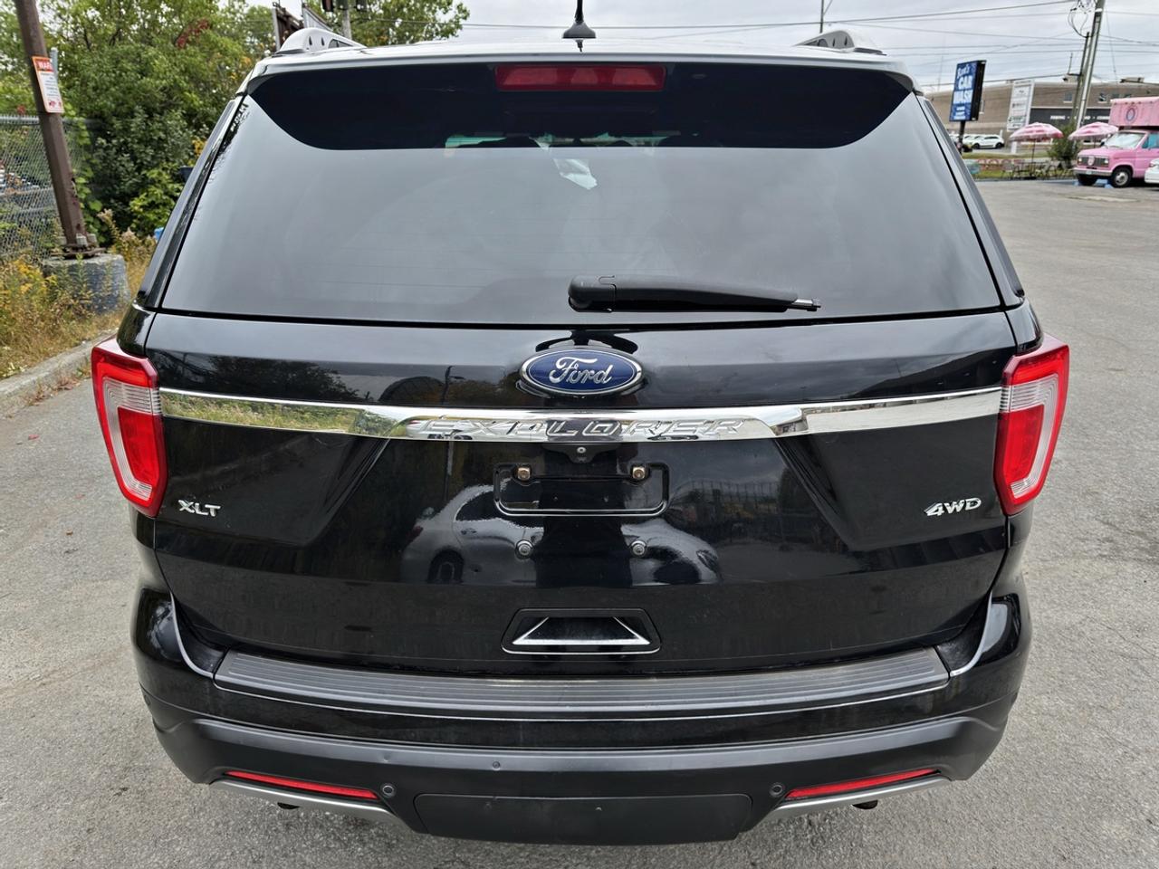 2019 Ford Explorer XLT Photo