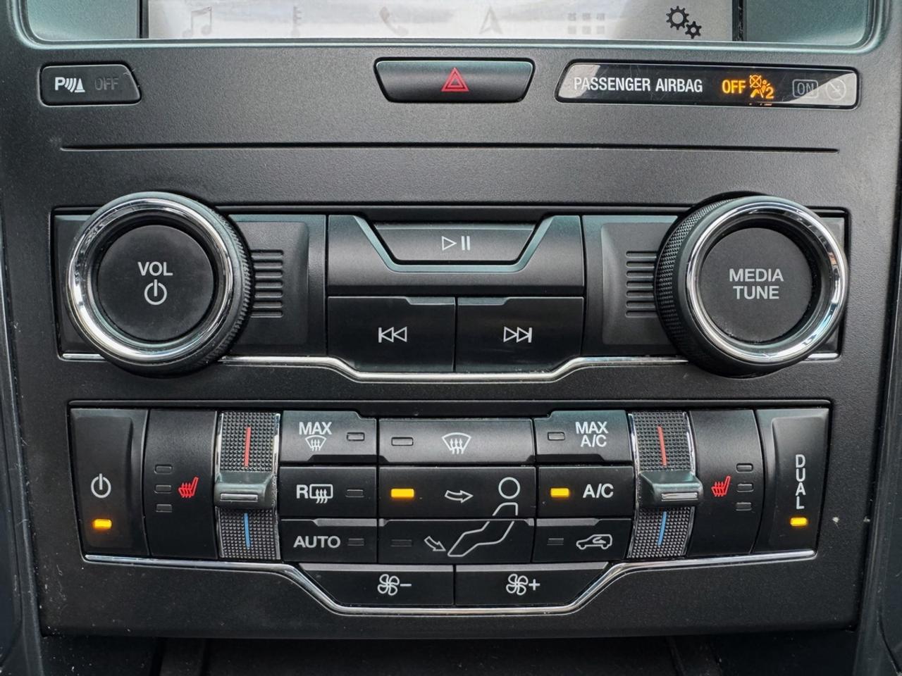 2019 Ford Explorer XLT Photo