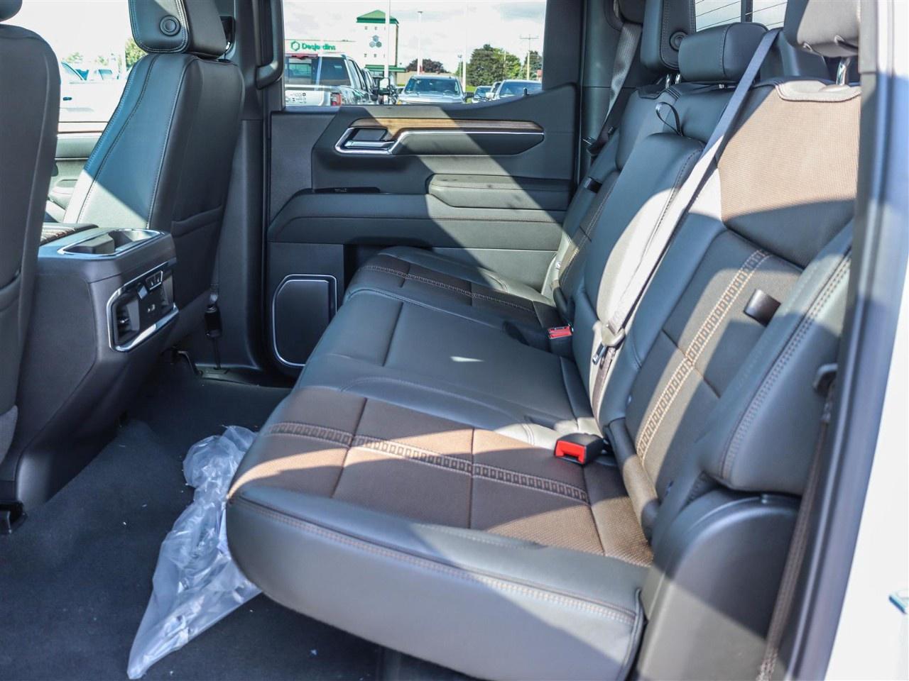 2026 Chevrolet Silverado 1500 Crew Cab Short Box 4-Wheel Drive High Country Photo