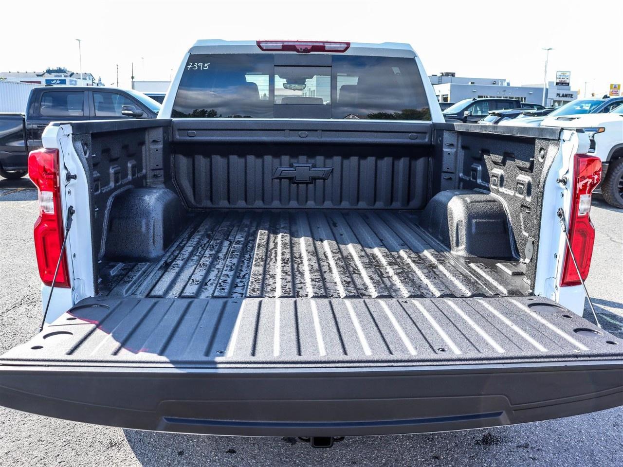 2026 Chevrolet Silverado 1500 Crew Cab Short Box 4-Wheel Drive High Country Photo