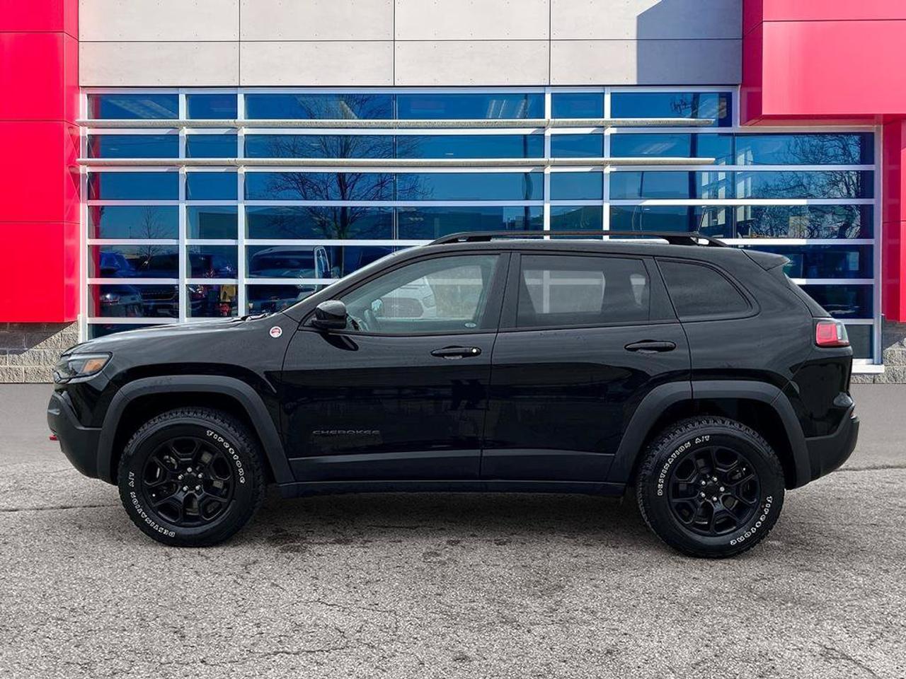 2022 Jeep Cherokee Trailhawk Elite | One Owner | Clean CarFax | Dealer Serviced | Low KMS | Leather | Pano Sunroof | Photo1