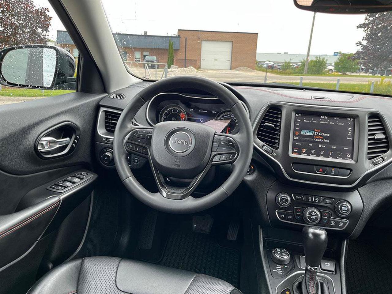 2022 Jeep Cherokee Trailhawk Elite | One Owner | Clean CarFax | Dealer Serviced | Low KMS | Leather | Pano Sunroof | Photo
