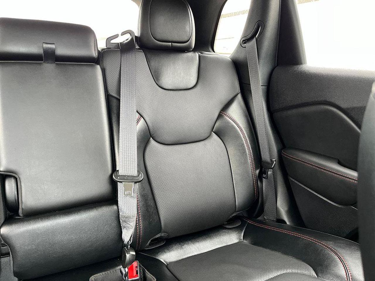 2022 Jeep Cherokee Trailhawk Elite | One Owner | Clean CarFax | Dealer Serviced | Low KMS | Leather | Pano Sunroof | Photo