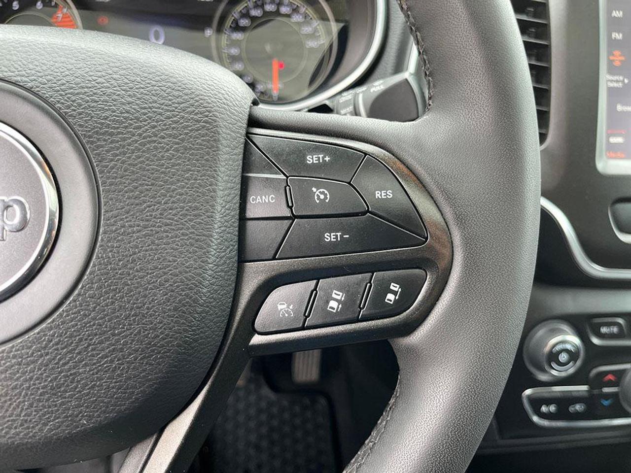 2022 Jeep Cherokee Trailhawk Elite | One Owner | Clean CarFax | Dealer Serviced | Low KMS | Leather | Pano Sunroof | Photo