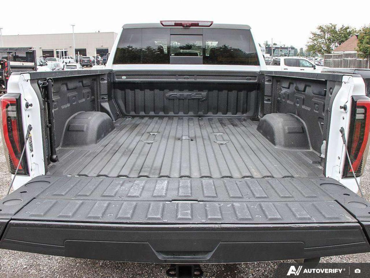 2024 GMC Sierra 3500HD AT4 PREMIUM PLUS, 6.6L V8, 4X4, ALLOYS, LEATHER, BOSE, HUD, 1-OWNER, MACMASTER ORIGINAL, CERTIFIED PREOWNED! Photo