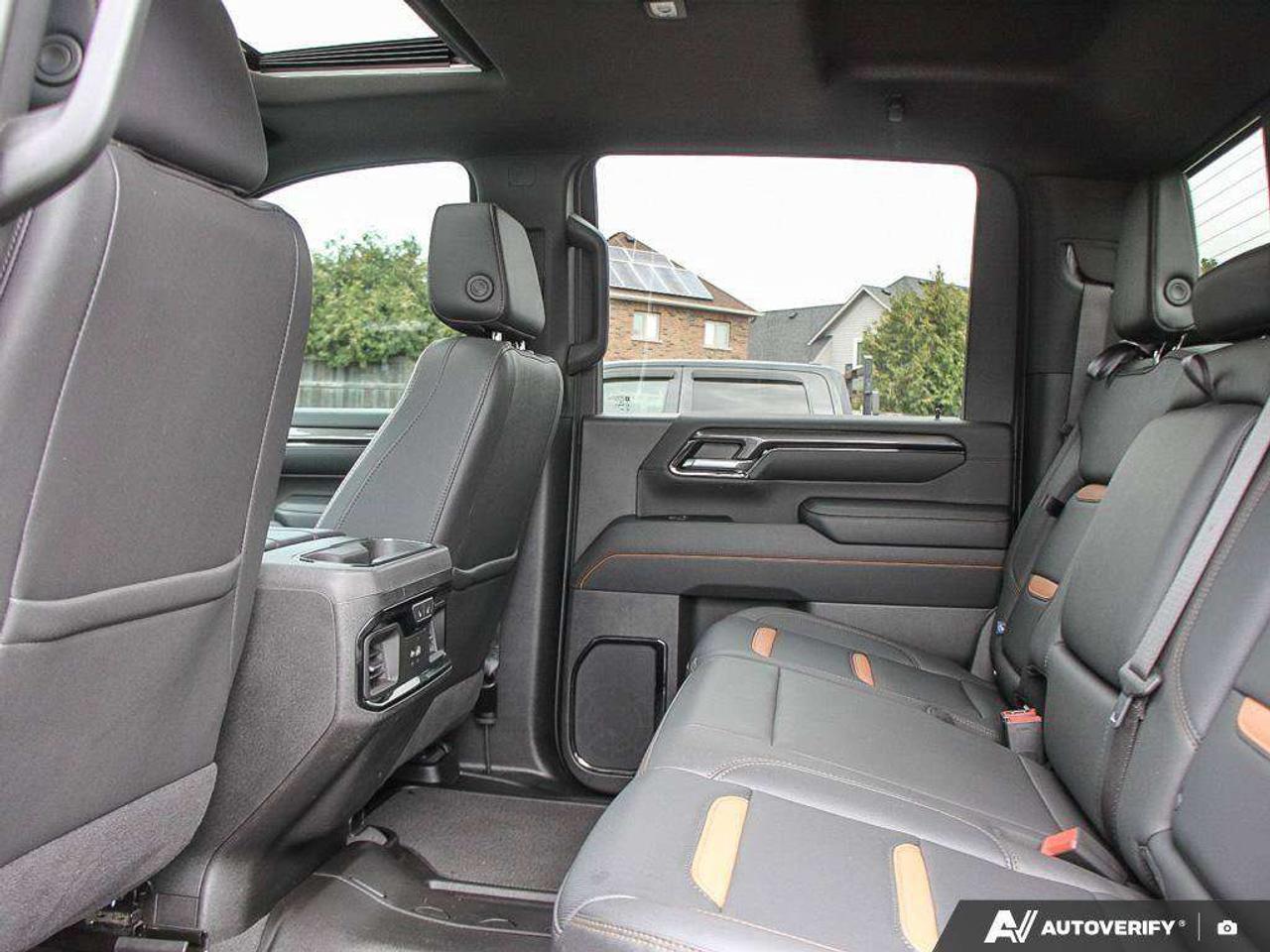 2024 GMC Sierra 3500HD AT4 PREMIUM PLUS, 6.6L V8, 4X4, ALLOYS, LEATHER, BOSE, HUD, 1-OWNER, MACMASTER ORIGINAL, CERTIFIED PREOWNED! Photo