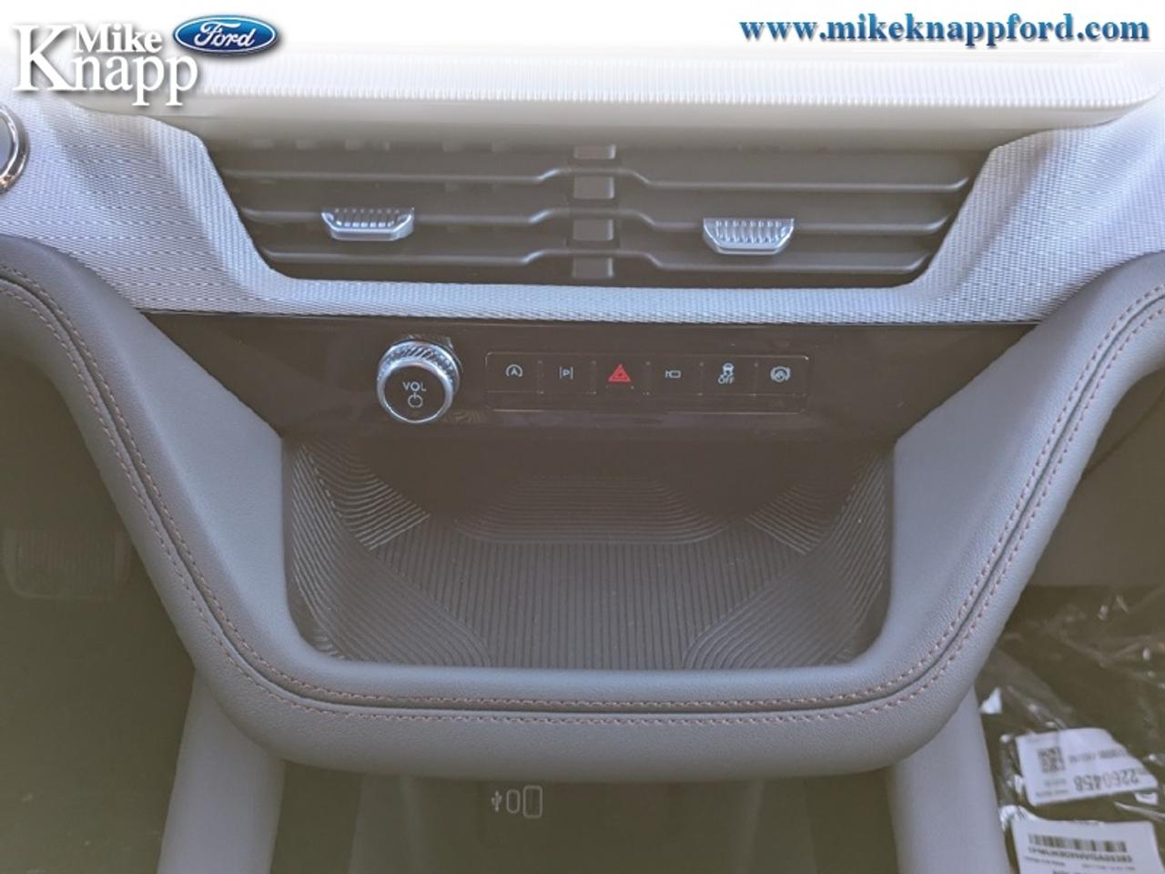 2027 Ford Explorer Active w/200A Pkg Photo