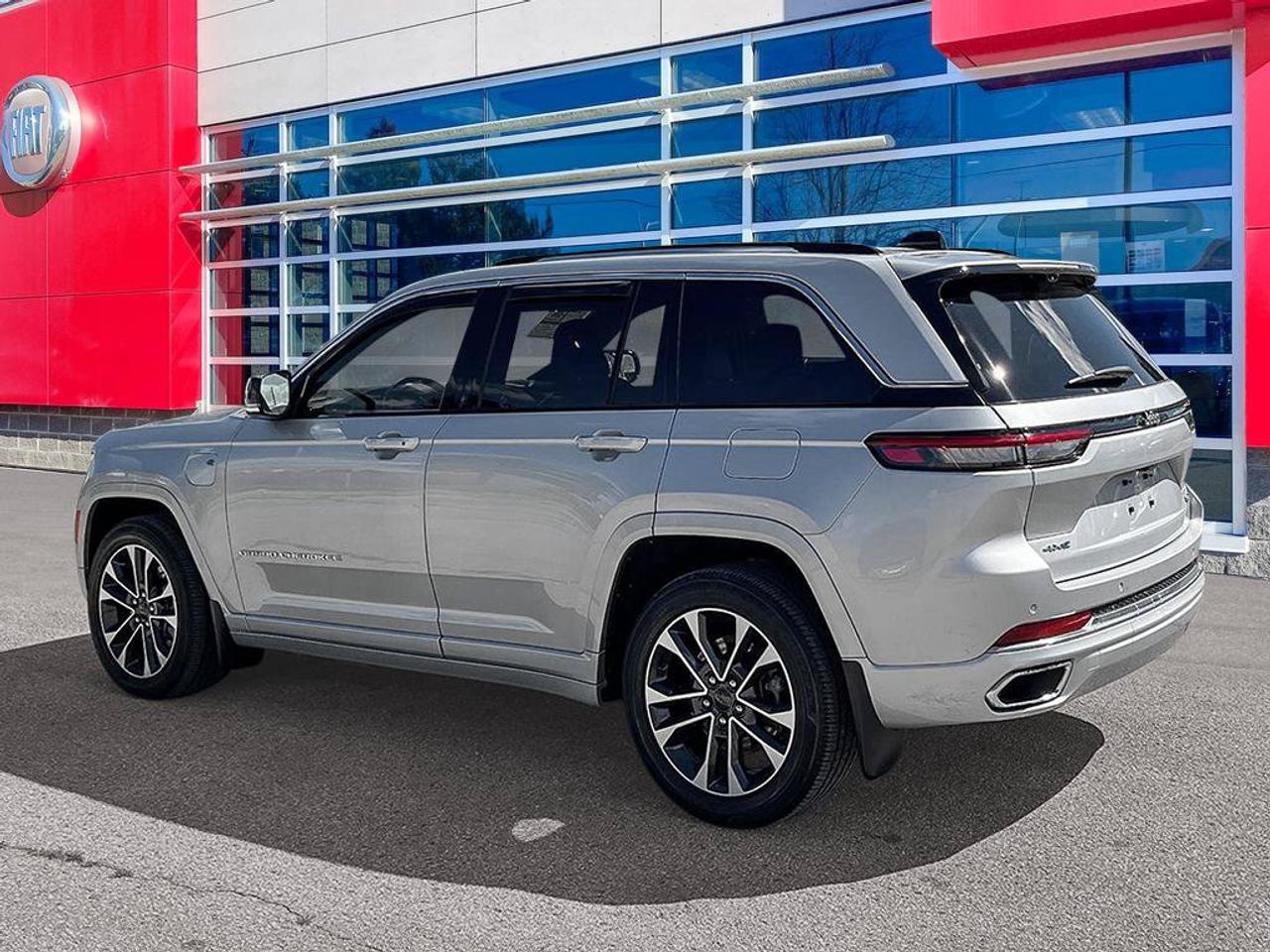2023 Jeep Grand Cherokee 4xe Overland | One Owner | Clean Carfax | Fully Certified | Great Shape | Fully Loaded | Photo