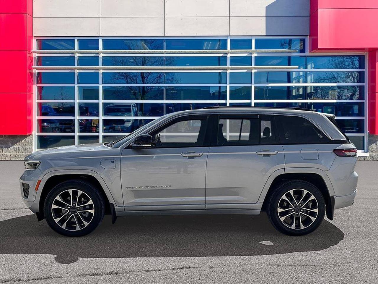 2023 Jeep Grand Cherokee 4xe Overland | One Owner | Clean Carfax | Fully Certified | Great Shape | Fully Loaded | Photo