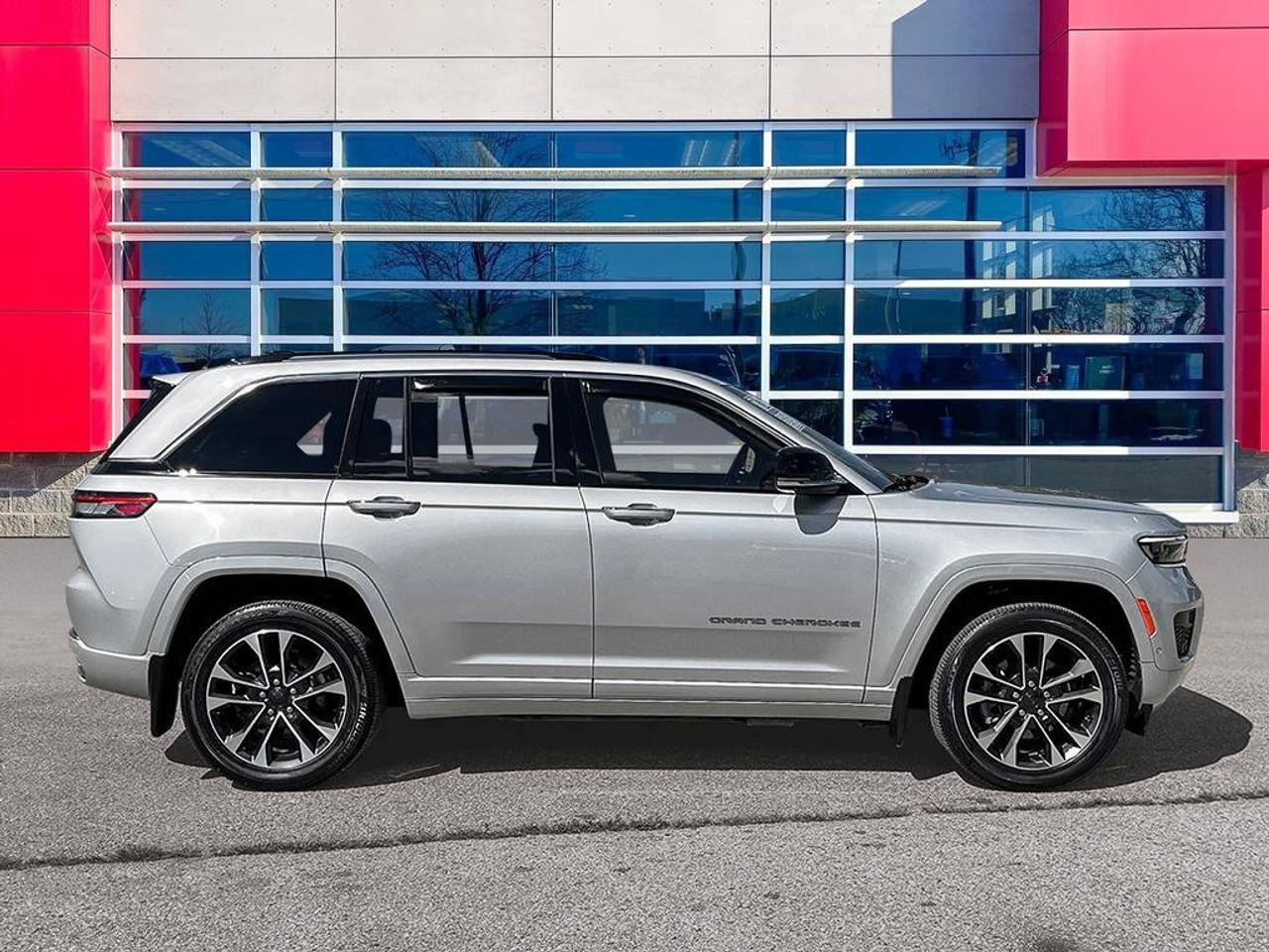 2023 Jeep Grand Cherokee 4xe Overland | One Owner | Clean Carfax | Fully Certified | Great Shape | Fully Loaded | Photo