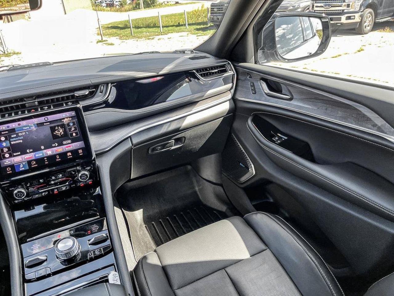 2023 Jeep Grand Cherokee 4xe Overland | One Owner | Clean Carfax | Fully Certified | Great Shape | Fully Loaded | Photo