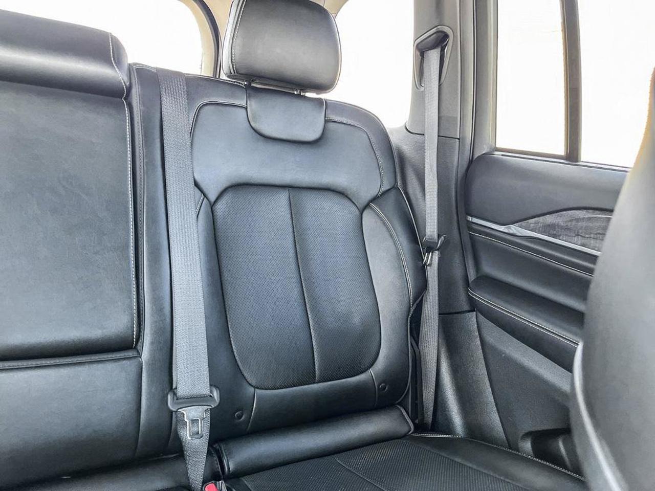 2023 Jeep Grand Cherokee 4xe Overland | One Owner | Clean Carfax | Fully Certified | Great Shape | Fully Loaded | Photo