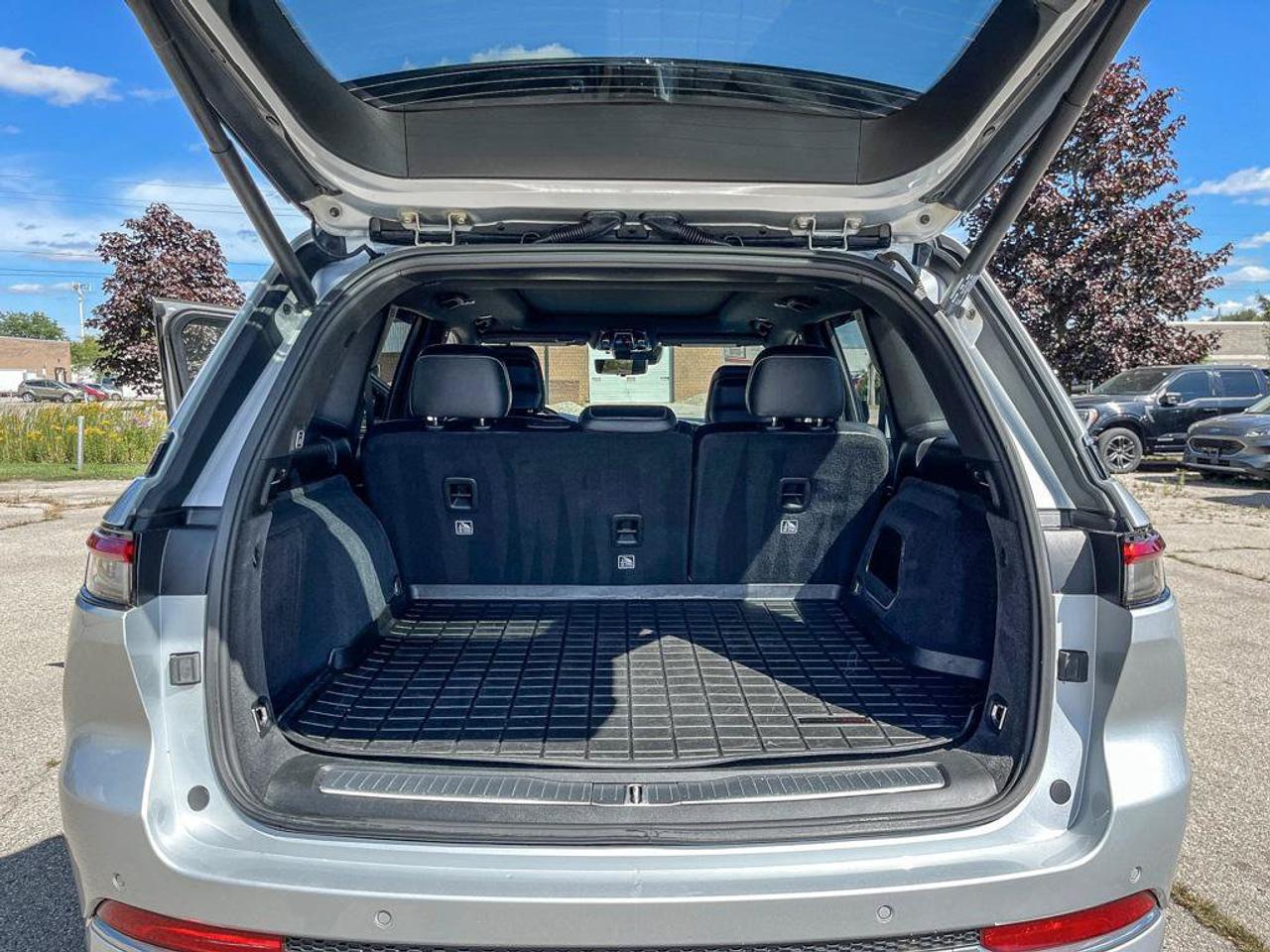 2023 Jeep Grand Cherokee 4xe Overland | One Owner | Clean Carfax | Fully Certified | Great Shape | Fully Loaded | Photo