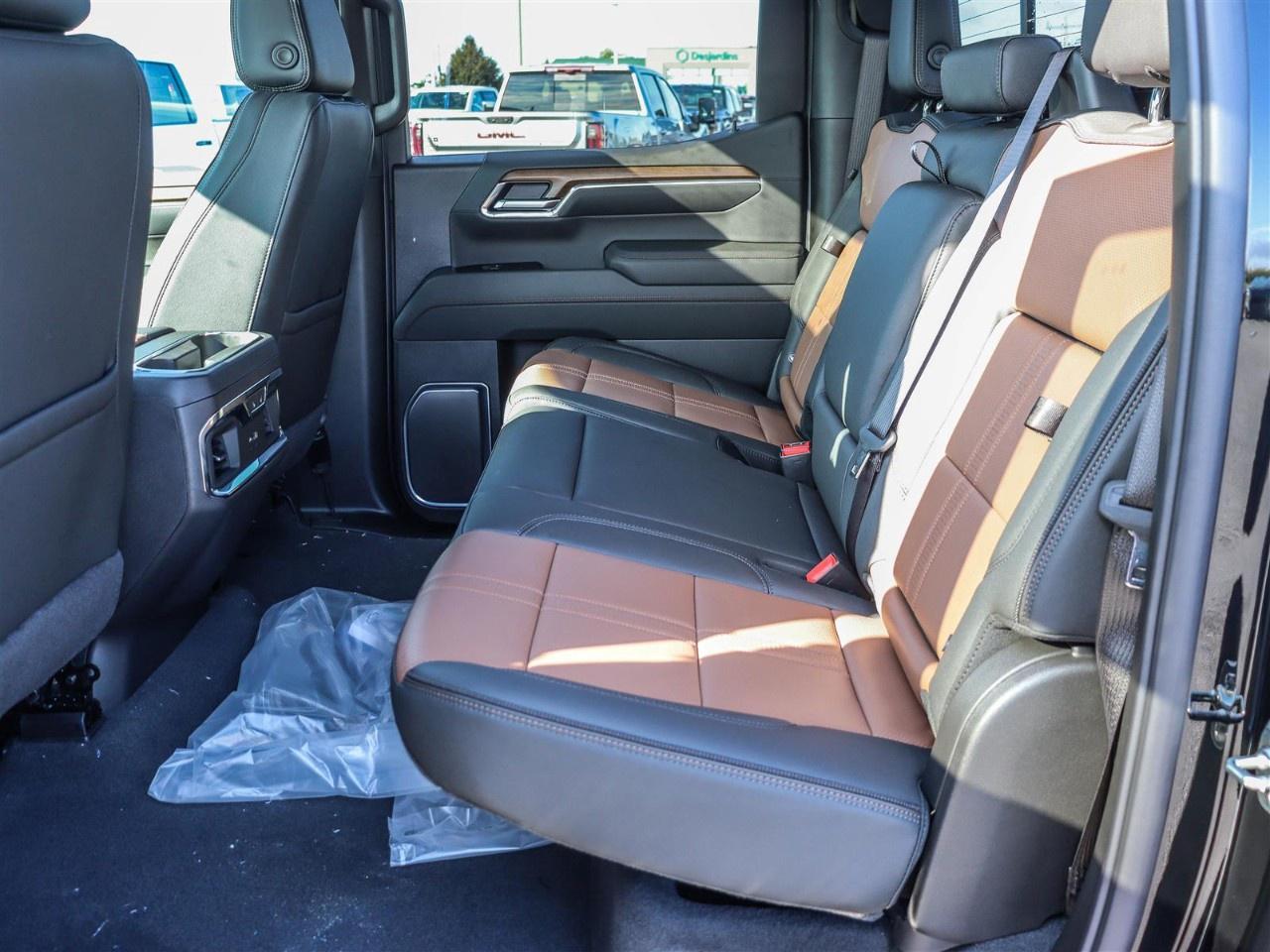 2026 Chevrolet Silverado 1500 Crew Cab Short Box 4-Wheel Drive High Country Photo