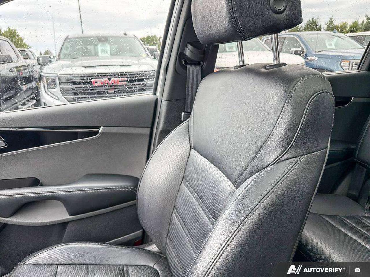 2019 Kia Sorento One Owner  Heated Seats   Sun Roof   Snow Tires Photo