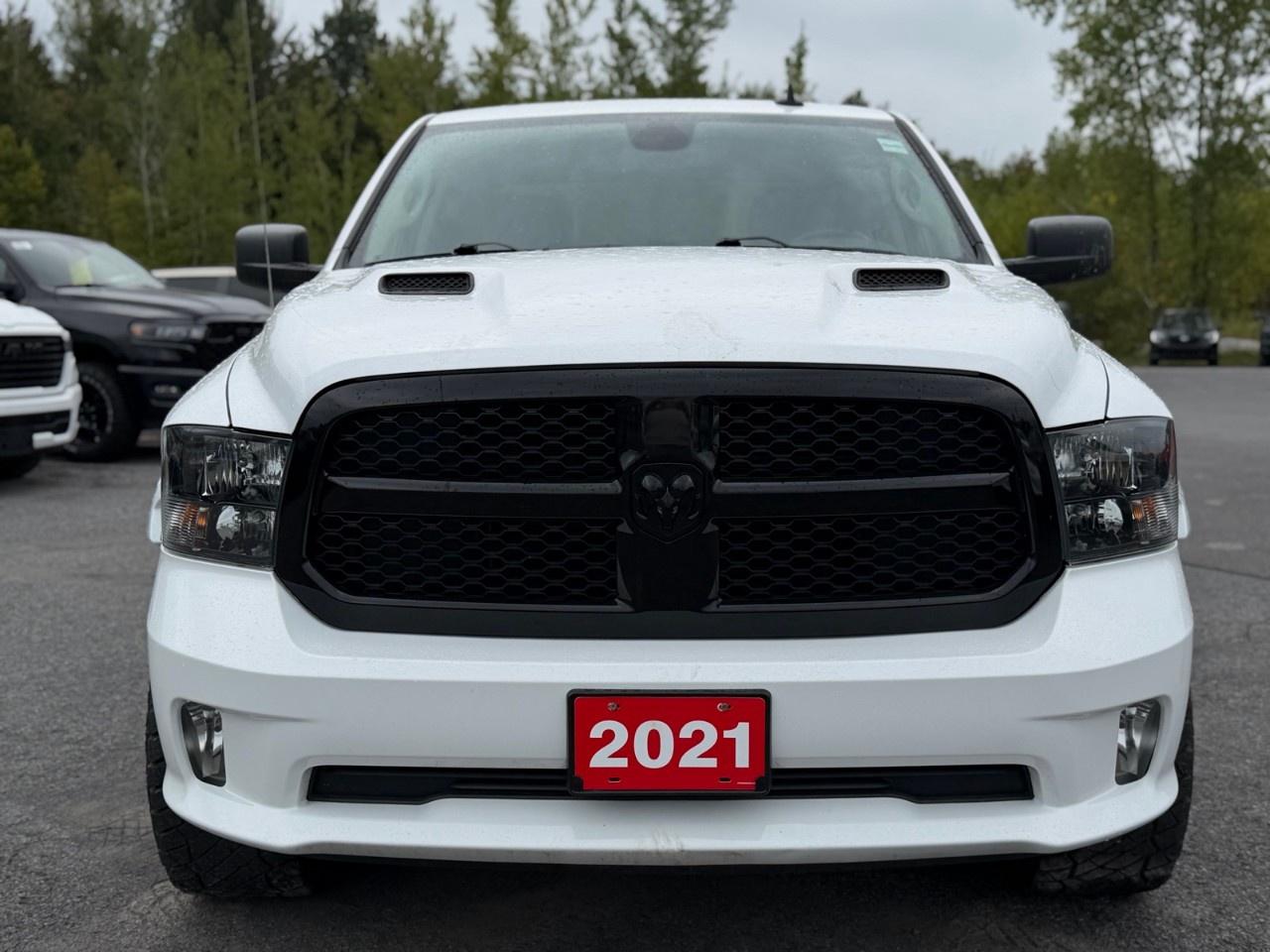 2021 RAM 1500 Classic EXPRESS 4X4 CREW CAB 5'7" BOX Photo