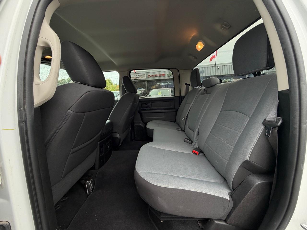 2021 RAM 1500 Classic EXPRESS 4X4 CREW CAB 5'7" BOX Photo