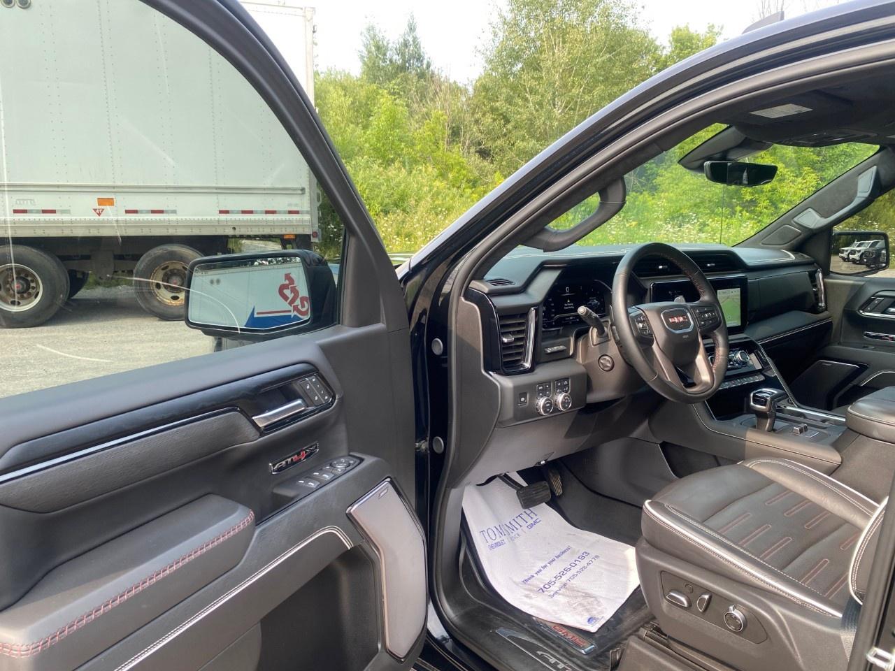 2025 GMC Sierra 1500 Crew Cab Short Box 4-Wheel Drive AT4X Photo