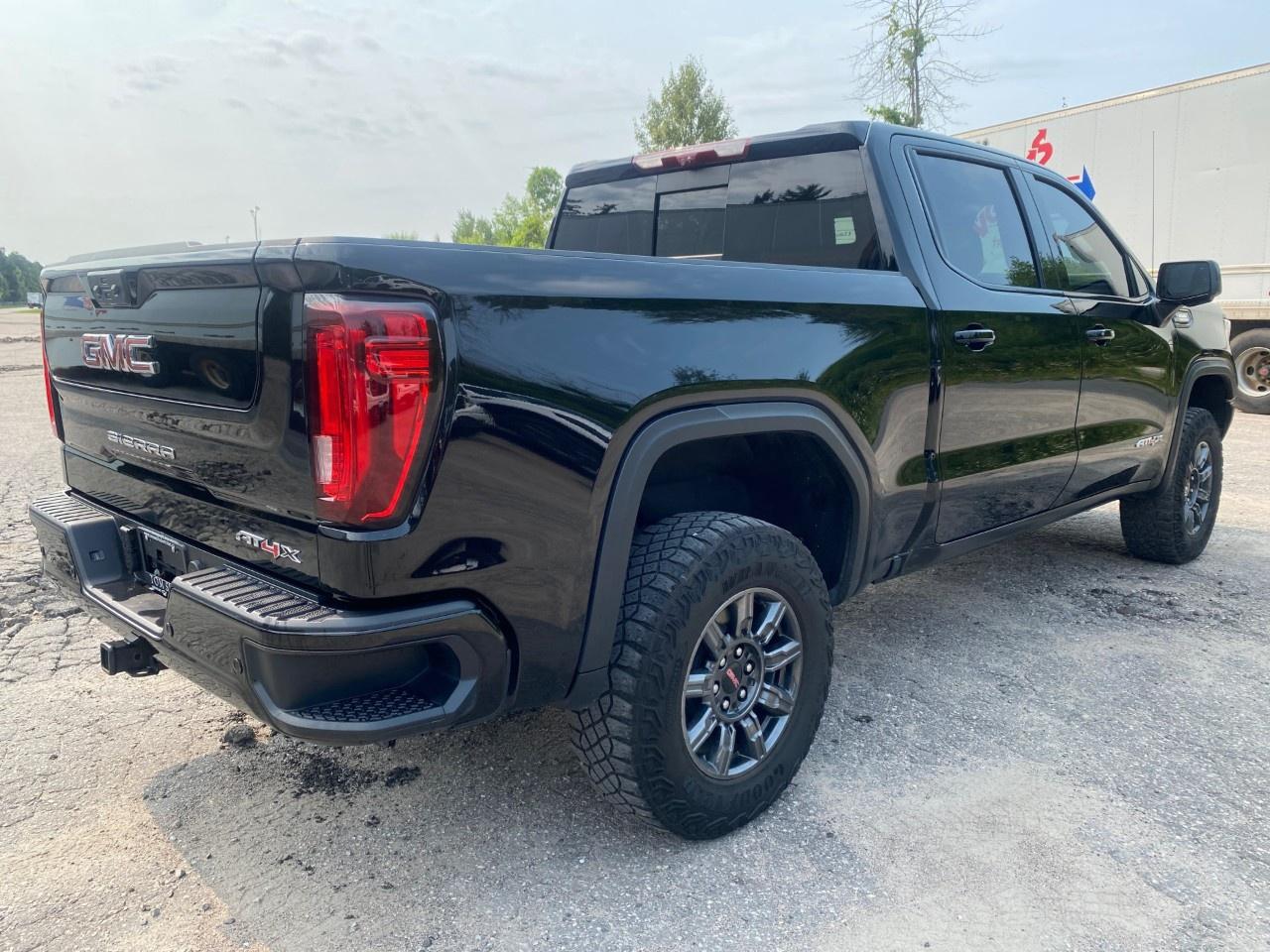 2025 GMC Sierra 1500 Crew Cab Short Box 4-Wheel Drive AT4X Photo