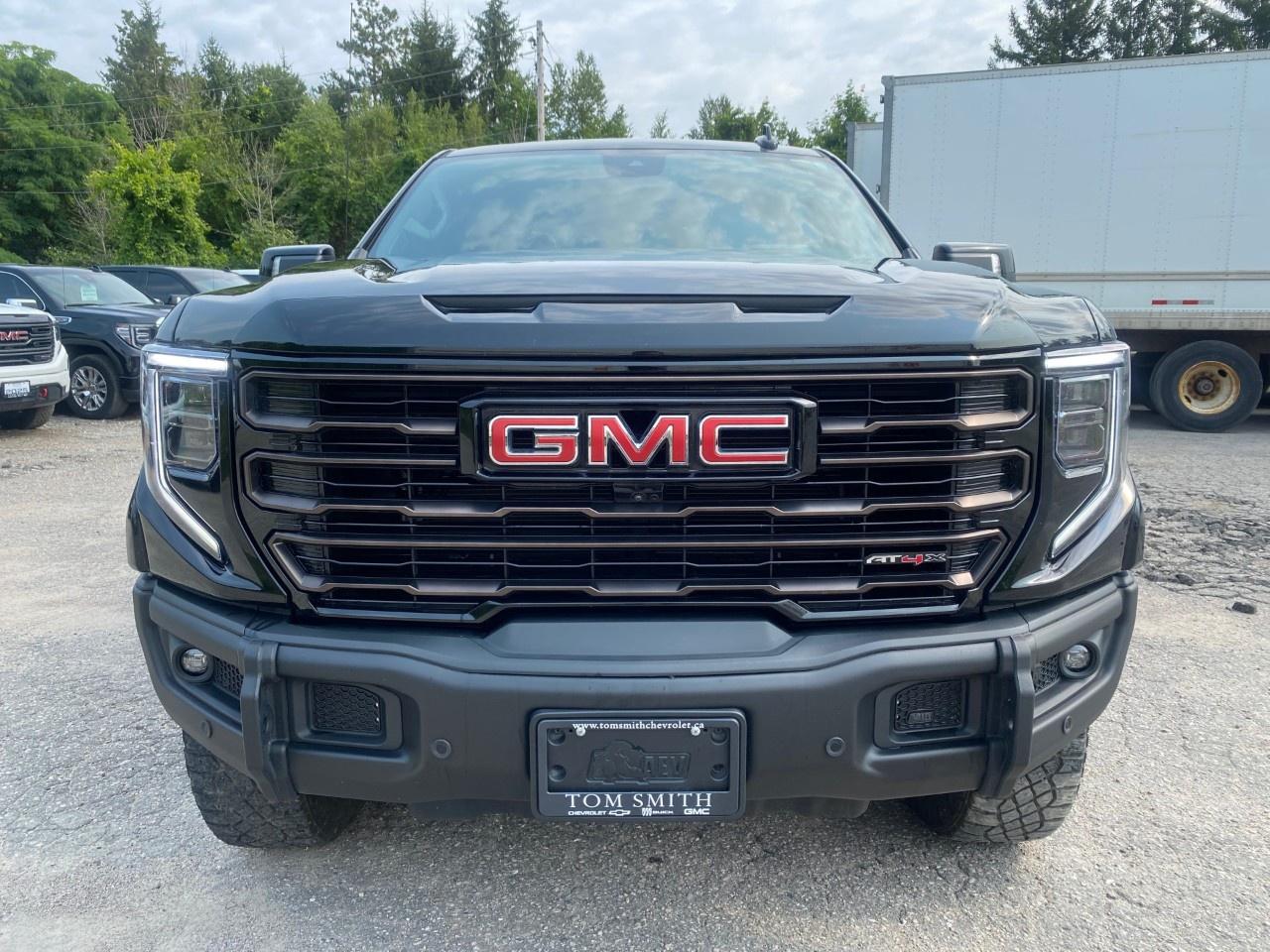 2025 GMC Sierra 1500 Crew Cab Short Box 4-Wheel Drive AT4X Photo