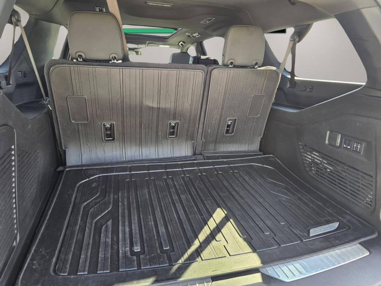 2025 GMC Yukon XL Denali 4dr 4x4 Photo