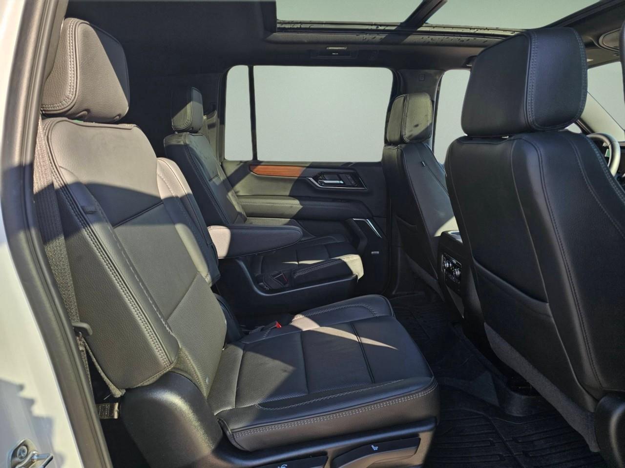 2025 GMC Yukon XL Denali 4dr 4x4 Photo