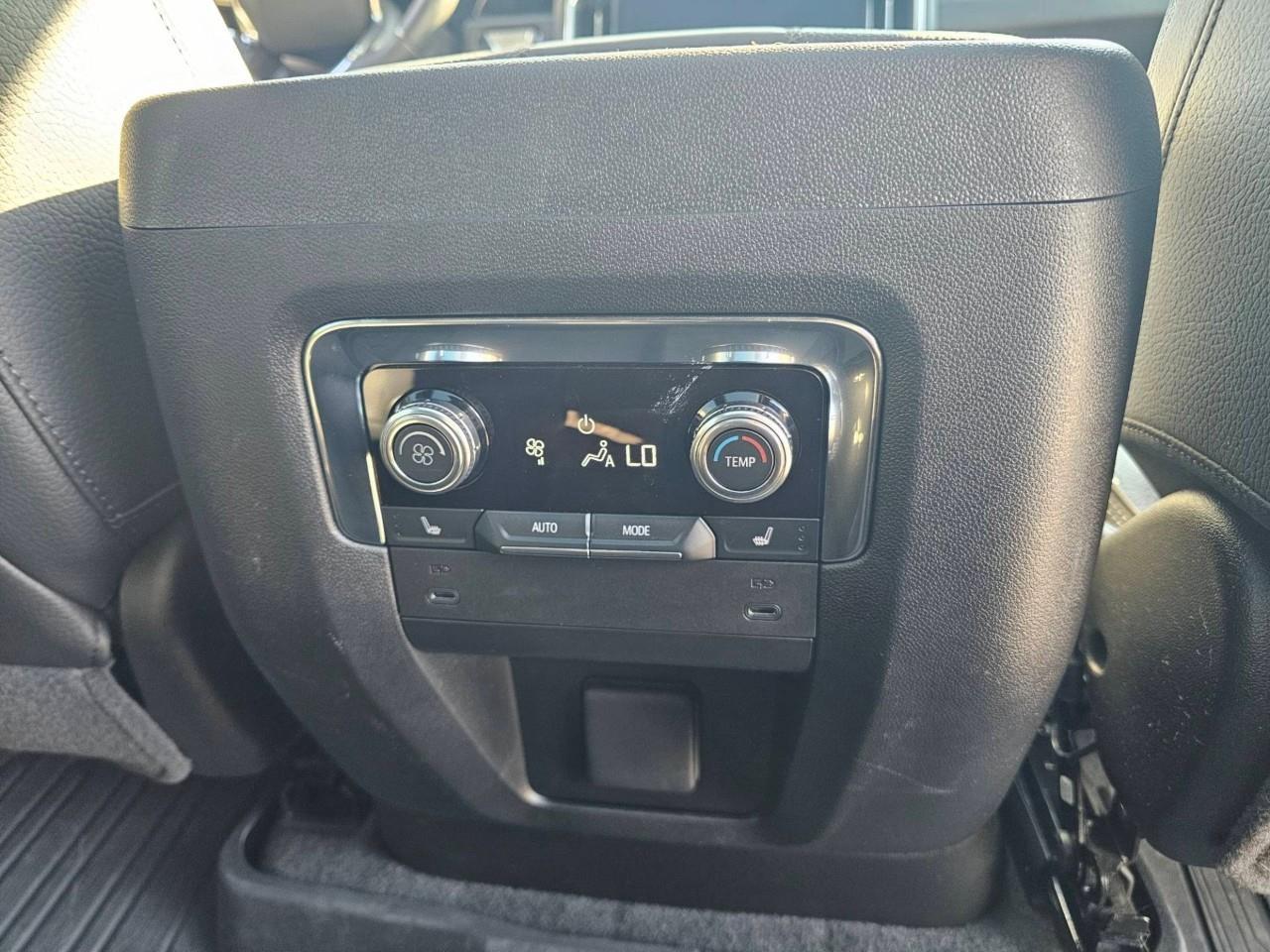 2025 GMC Yukon XL Denali 4dr 4x4 Photo