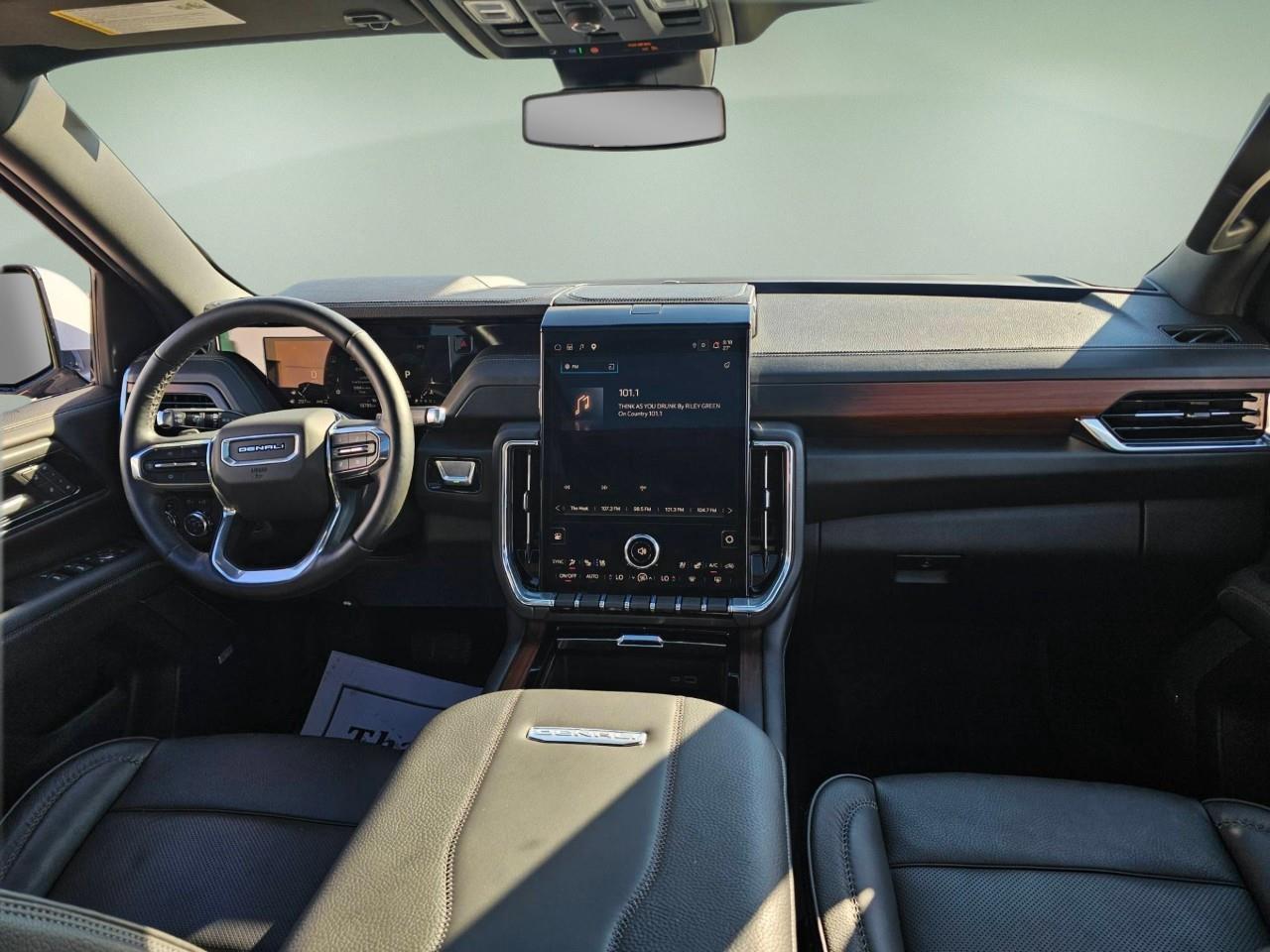 2025 GMC Yukon XL Denali 4dr 4x4 Photo