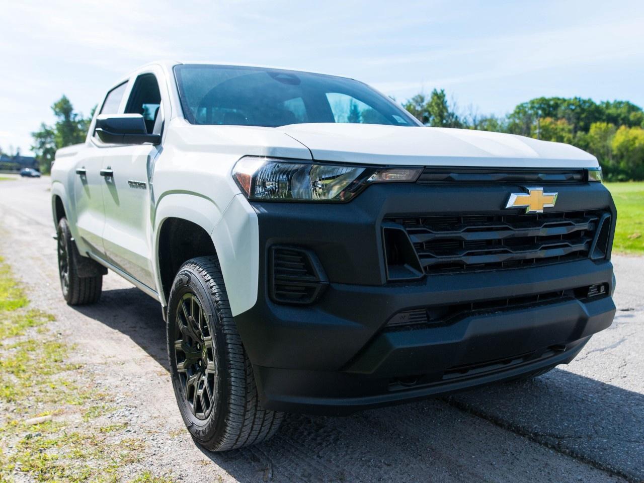 2026 Chevrolet Colorado Crew Cab Short Box 4-Wheel Drive Work Truck Photo