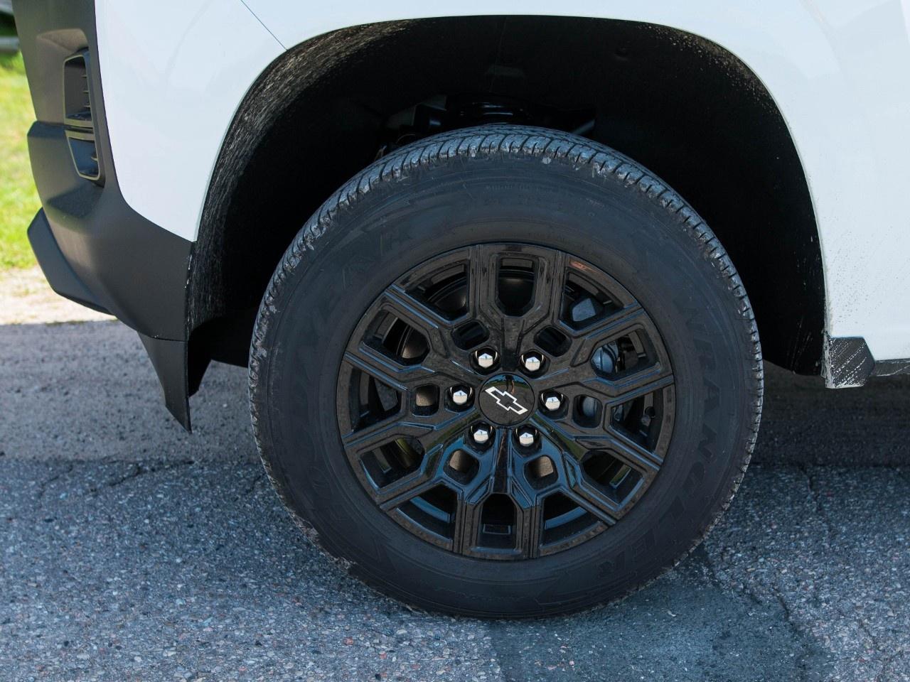 2026 Chevrolet Colorado Crew Cab Short Box 4-Wheel Drive Work Truck Photo